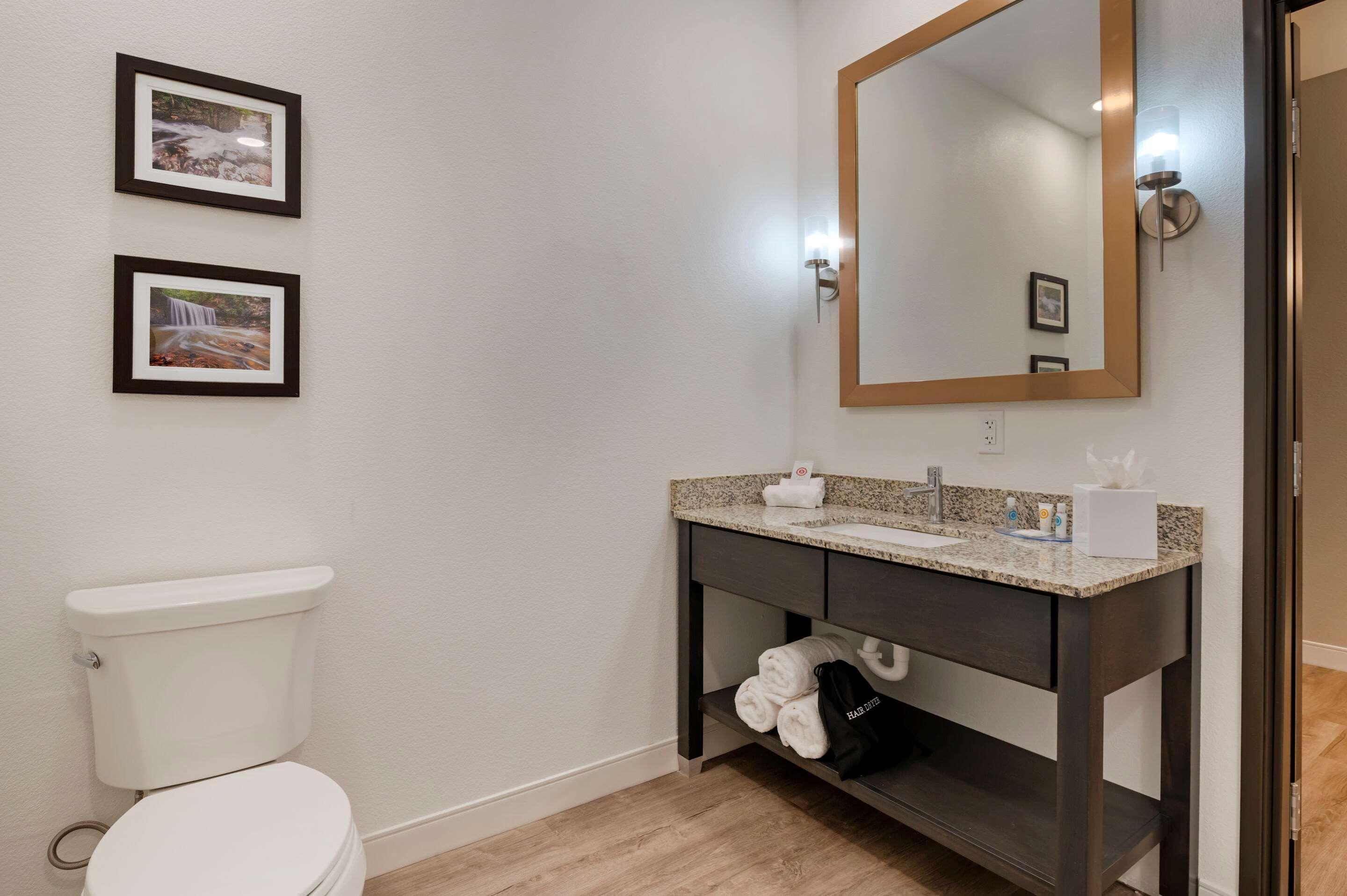 Comfort Suites Cincinnati University - Downtown Экстерьер фото