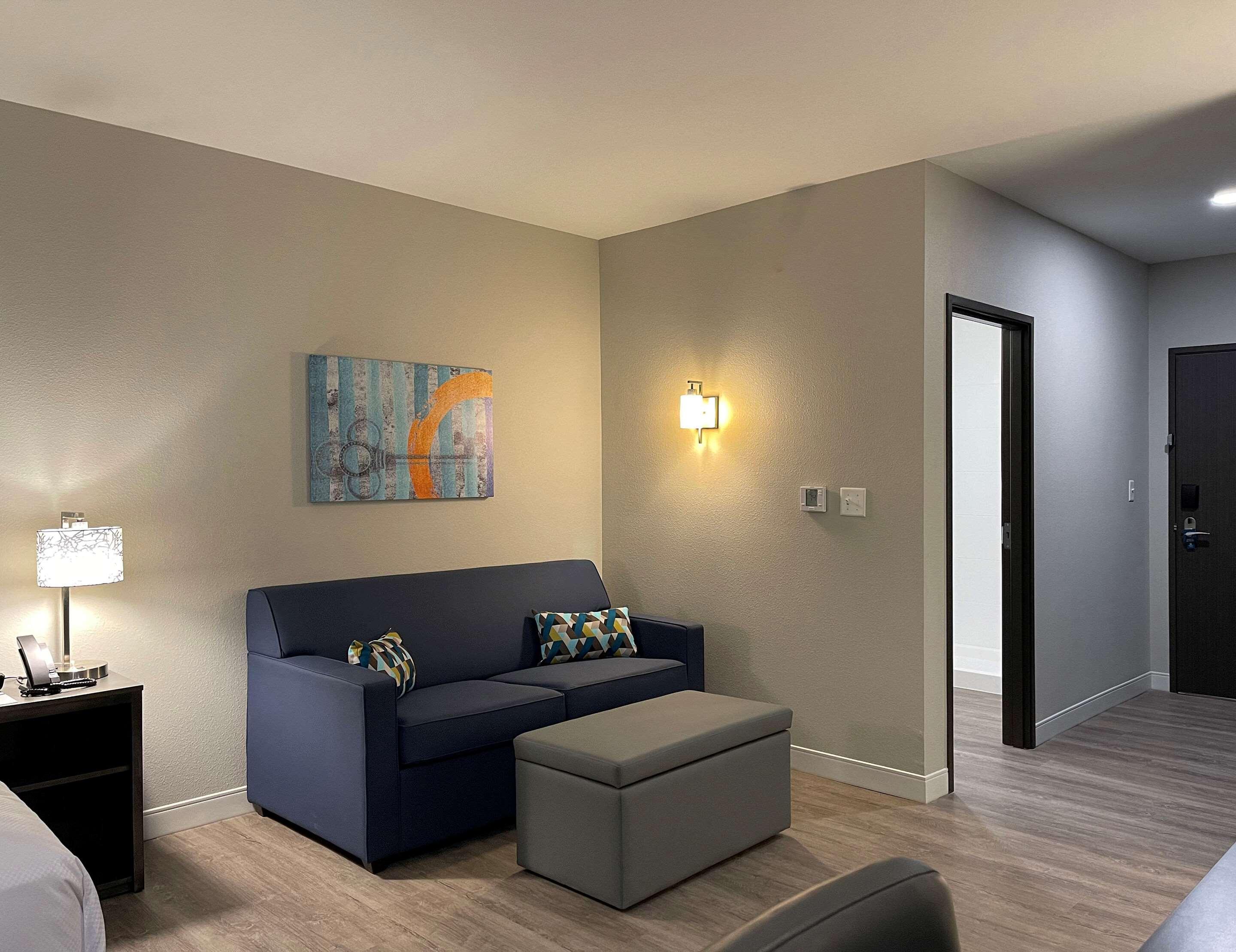 Comfort Suites Cincinnati University - Downtown Экстерьер фото