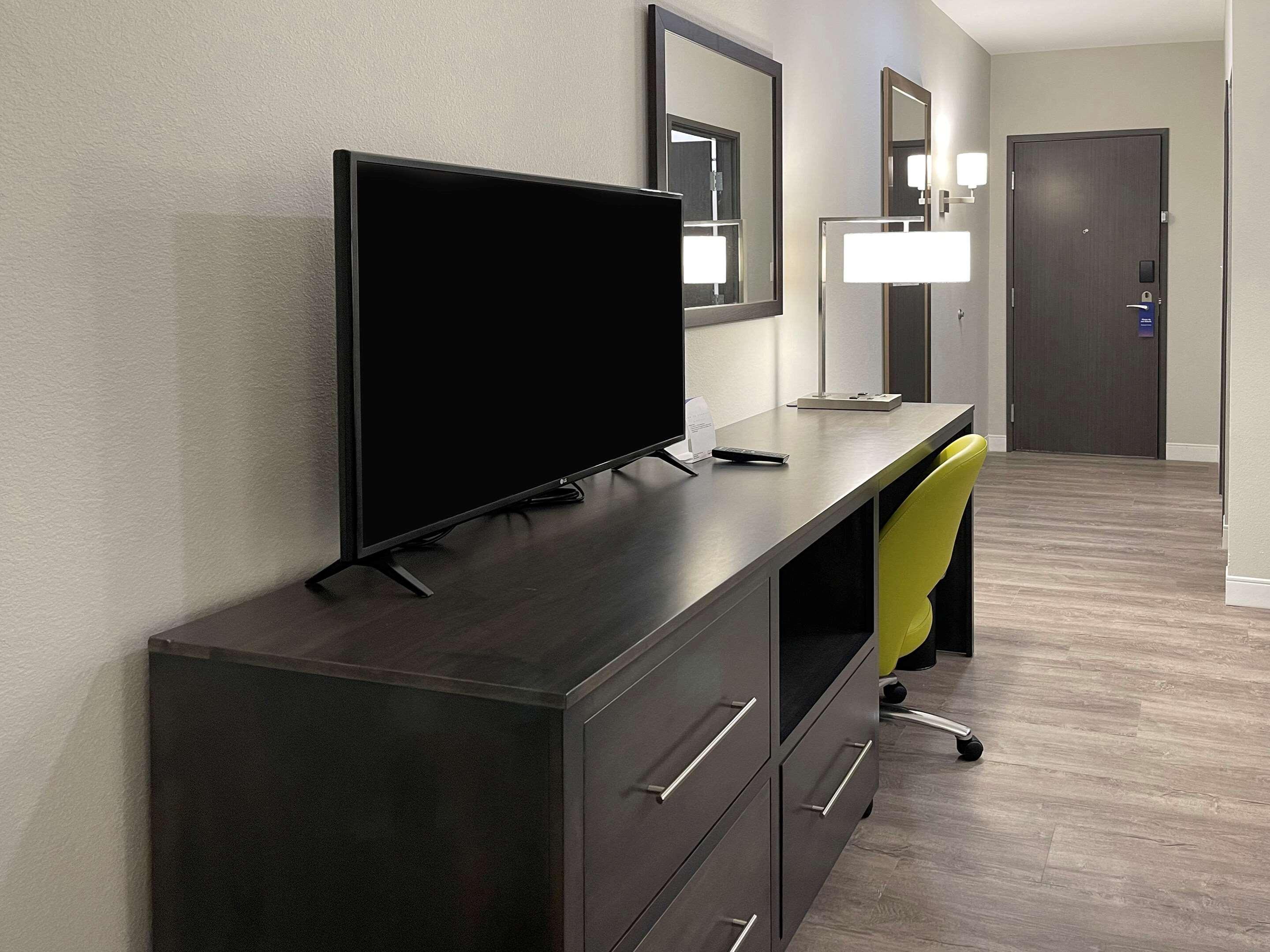 Comfort Suites Cincinnati University - Downtown Экстерьер фото