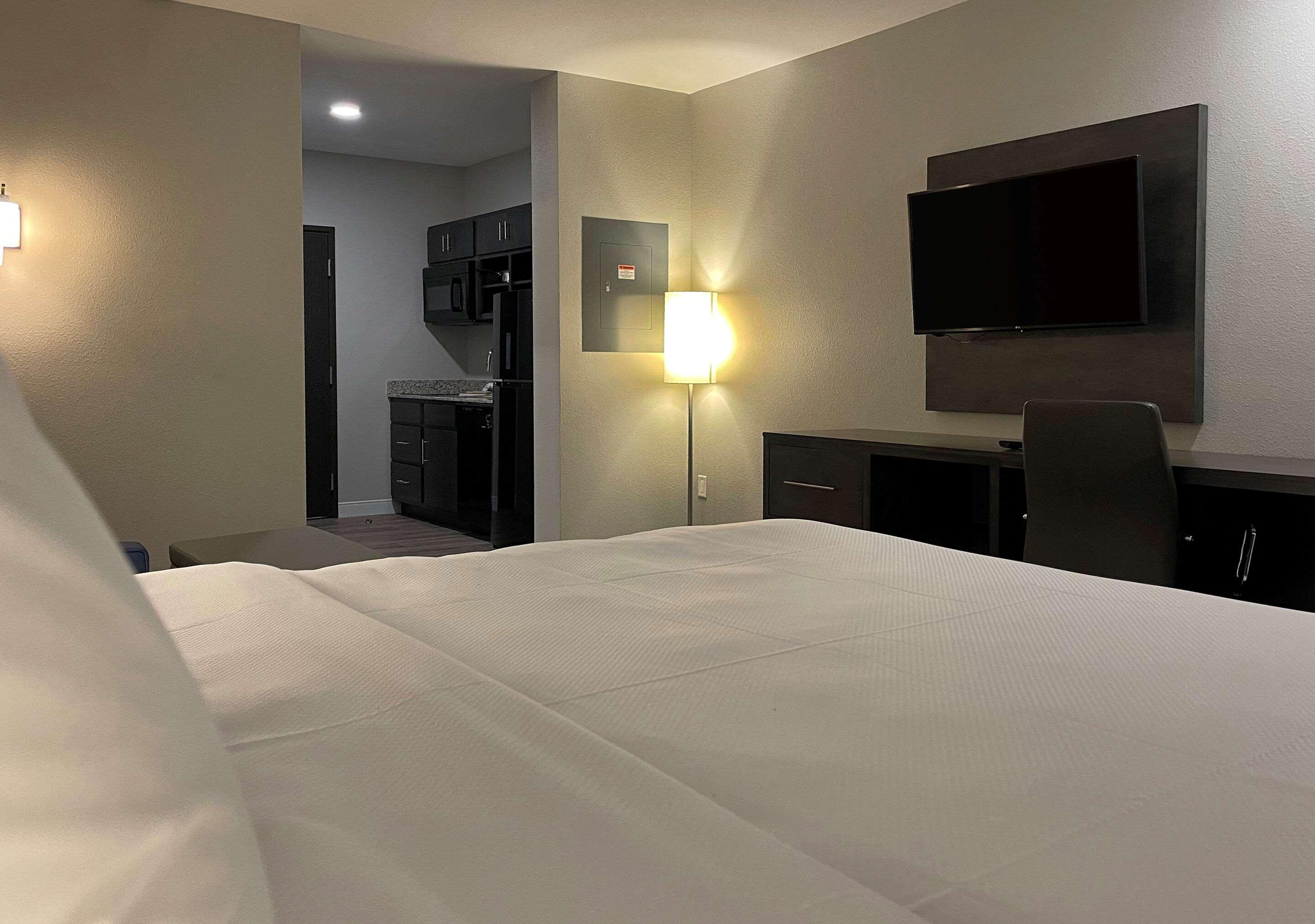Comfort Suites Cincinnati University - Downtown Экстерьер фото