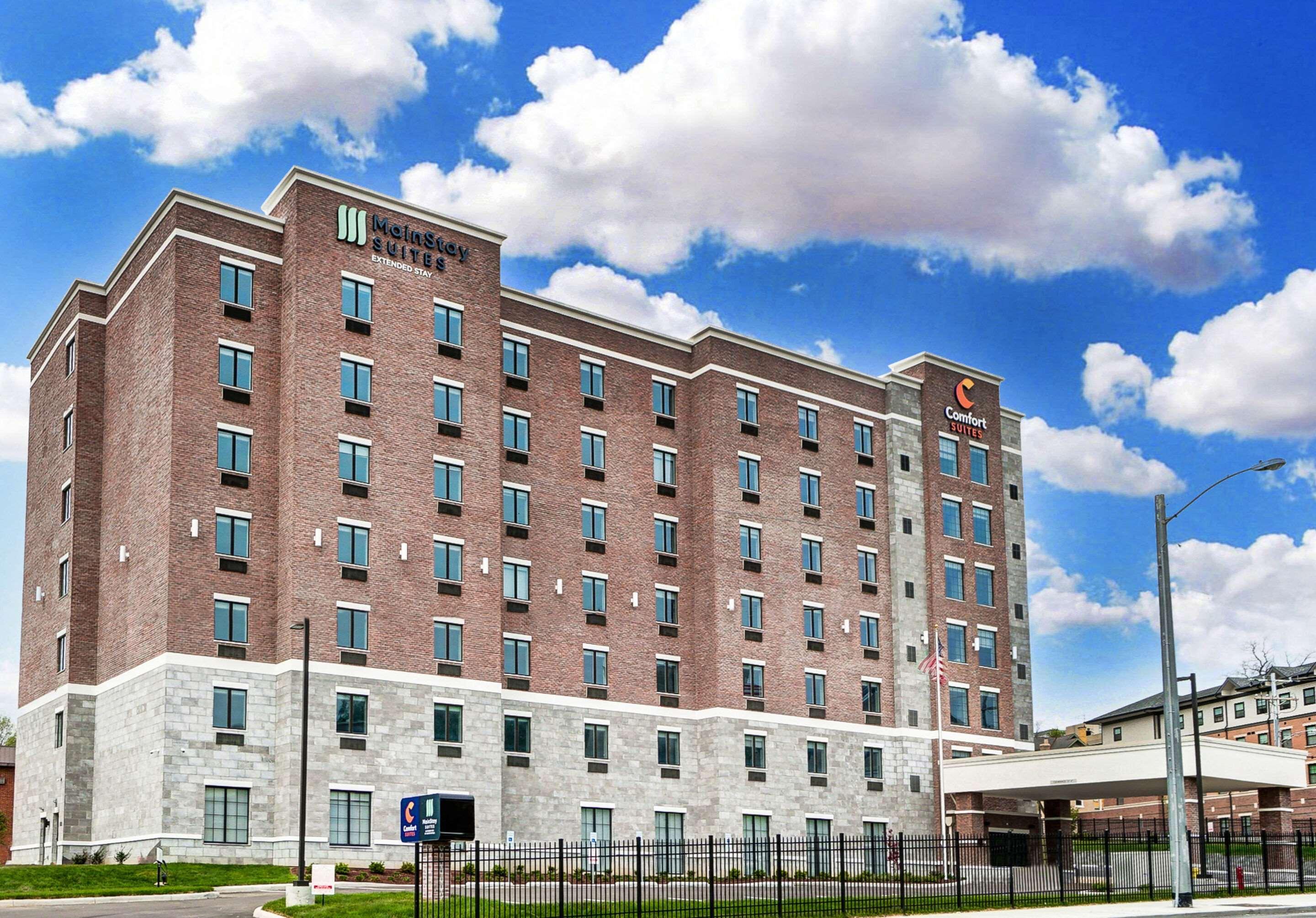Comfort Suites Cincinnati University - Downtown Экстерьер фото
